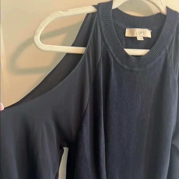 LOFT Women's navy blue cold shoulder Top - Picture 3 of 10